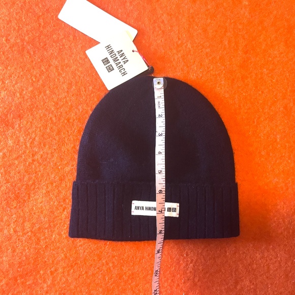 Anya Hindmarch Uniqlo collab navy 100% cashmere knitted beanie hat tuque NWT - Picture 8 of 8